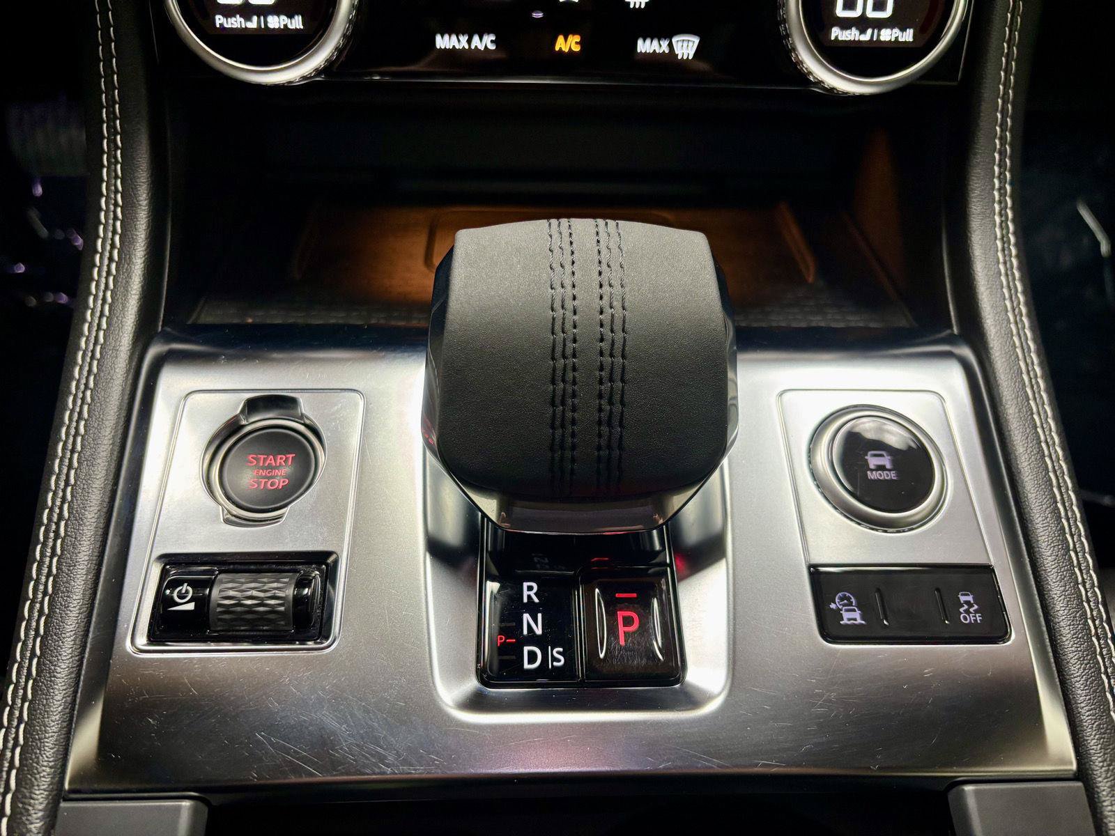 Used 2024 Jaguar F-PACE R-Dynamic S AWD/4WD image 32