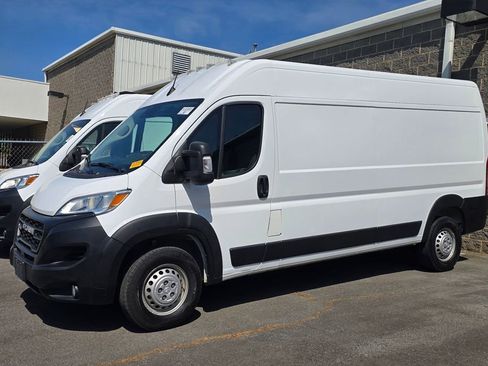 Used 2024 RAM ProMaster 2500 w/ Convenience Group FWD image 1
