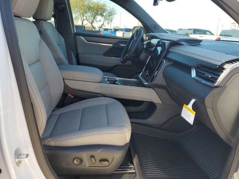 New 2026 GMC Acadia Elevation image 10