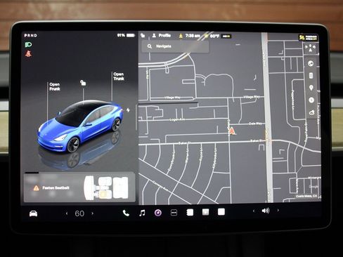 Used 2022 Tesla Model 3 Standard Range image 24