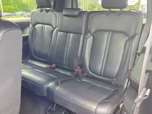 Used 2024 Jeep Wagoneer L Series II w/ Flexible Seating Group AWD/4WD image 11
