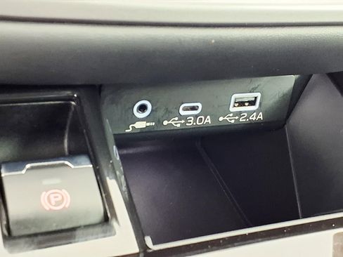 Used 2025 Subaru Outback Limited image 24