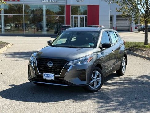 New 2025 Nissan Kicks Play S image 9