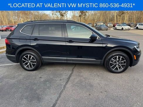 Certified 2021 Volkswagen Tiguan SE w/ Panoramic Sunroof Package image 4