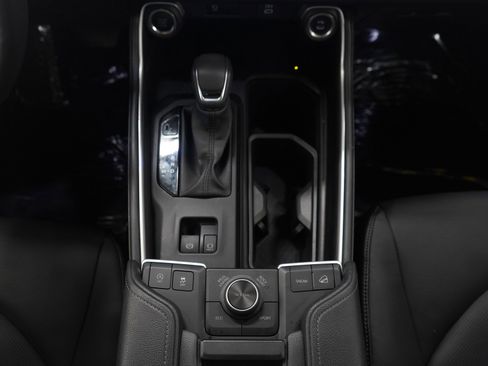 Used 2025 Toyota Grand Highlander AWD image 16