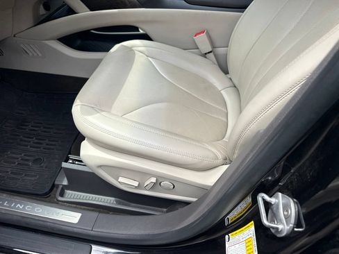 Used 2019 Lincoln Nautilus Reserve AWD/4WD image 9