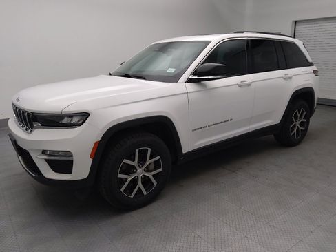Used 2023 Jeep Grand Cherokee Limited AWD/4WD image 2