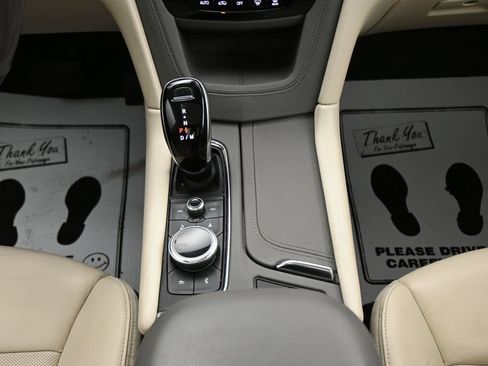 Used 2020 Cadillac XT6 Premium Luxury FWD image 20