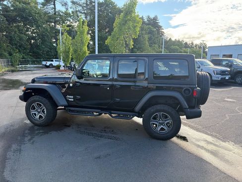 Used 2018 Jeep Wrangler Unlimited Sport S AWD/4WD image 8