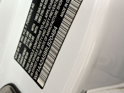 Certified 2024 Porsche Macan image 26