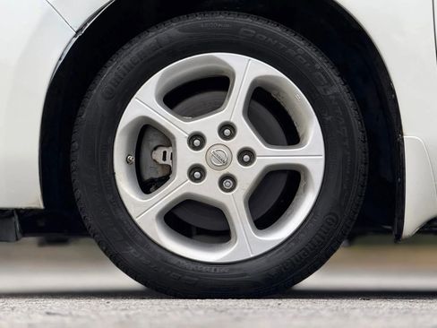 Used 2015 Nissan Leaf SV image 30