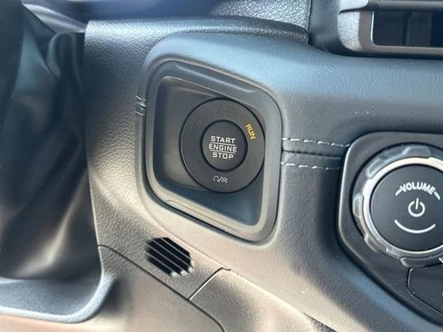 New 2025 Jeep Gladiator High Tide image 28