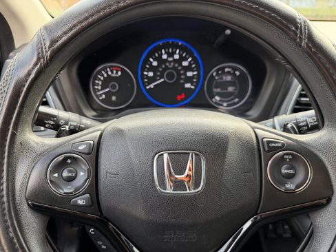 Used 2017 Honda HR-V EX image 13