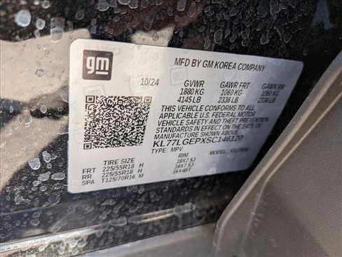 Used 2025 Chevrolet Trax RS w/ Sunroof Package FWD image 16