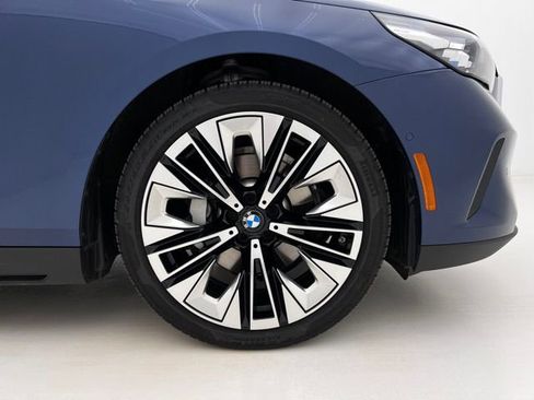 Certified 2026 BMW 530i xDrive w/ Premium Package AWD/4WD image 33