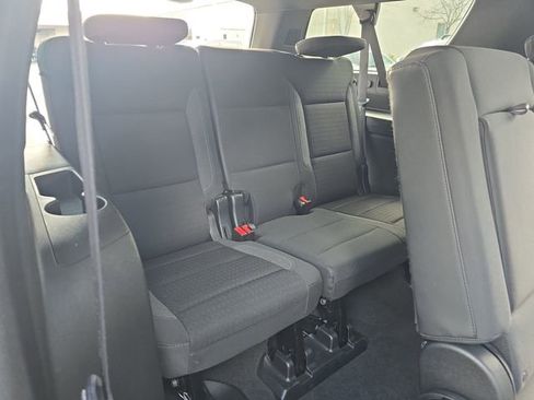 Used 2022 GMC Yukon XL SLE w/ Gmc Pro Safety Plus Package image 12