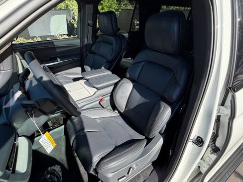 New 2025 Lincoln Navigator L Reserve w/ Jet Appearance Package image 27