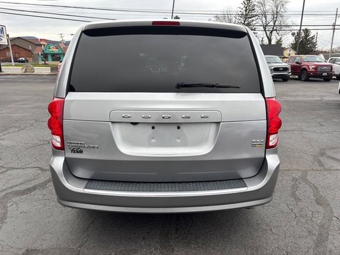 Used 2019 Dodge Grand Caravan SXT image 6