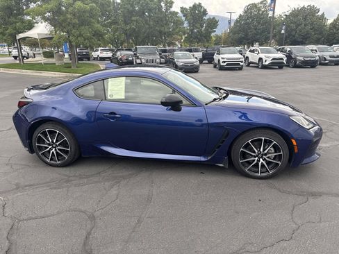 Used 2024 Toyota GR86 RWD image 5