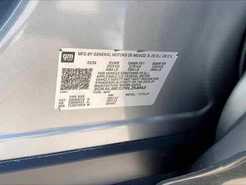 Used 2024 GMC Terrain SLE w/ Elevation Edition FWD image 33