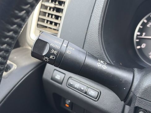 Certified 2024 Nissan Frontier SL w/ Technology Package image 18