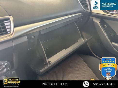 Used 2017 MAZDA MAZDA3 Sport image 34