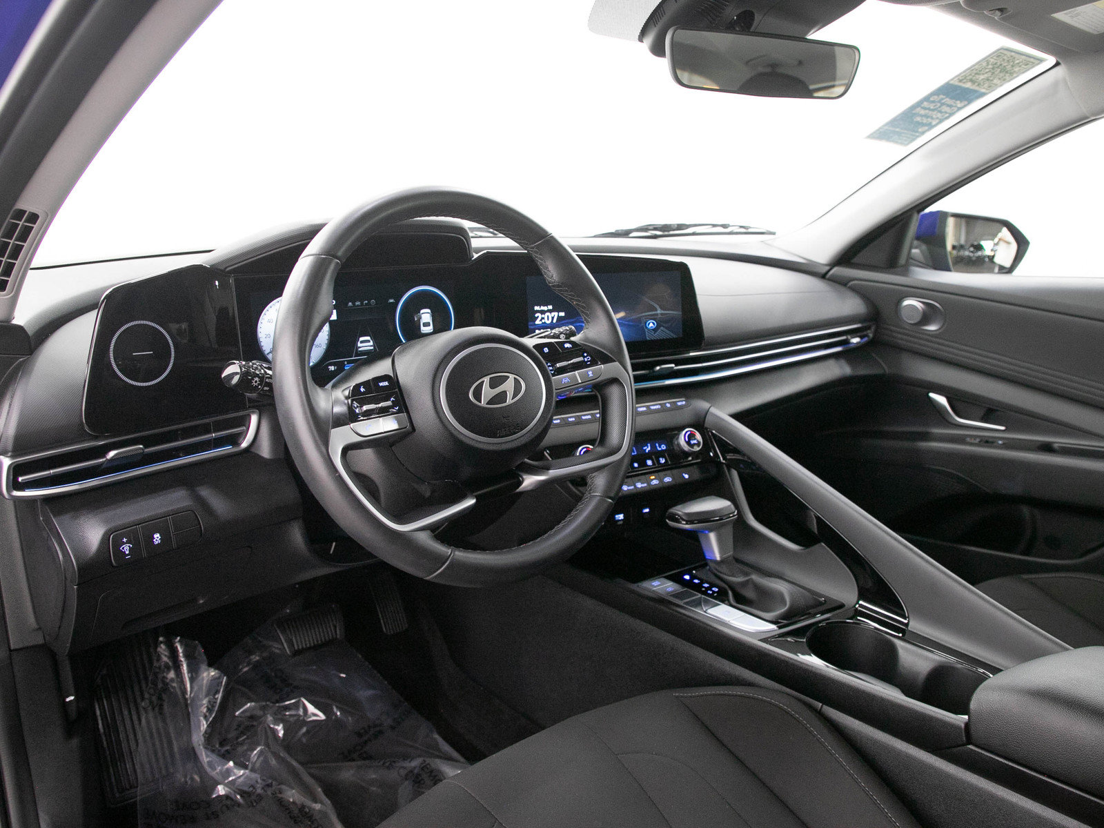 Used 2025 Hyundai Elantra SEL FWD image 22