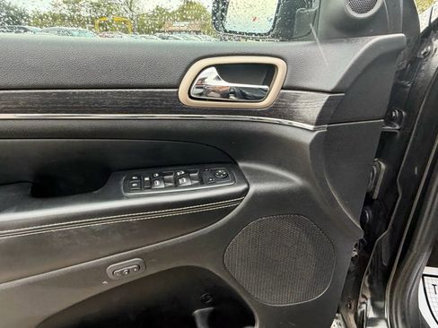 Used 2014 Jeep Grand Cherokee Limited image 12