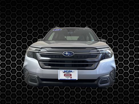 Certified 2025 Subaru Forester Limited image 2