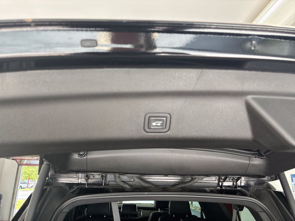 Used 2023 Chevrolet Suburban Premier w/ Premium Package 2 AWD/4WD image 46