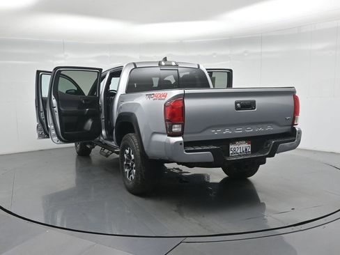 Used 2019 Toyota Tacoma TRD Off-Road w/ Technology Package AWD/4WD image 33