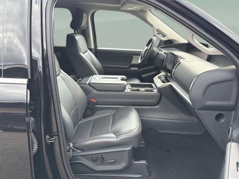 Used 2025 Ford Expedition Max Active image 35