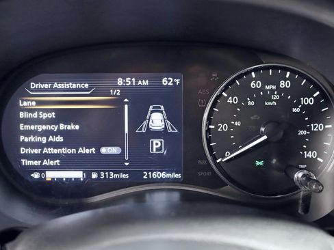Used 2023 Nissan Kicks SR w/ SR Premium Package FWD image 17