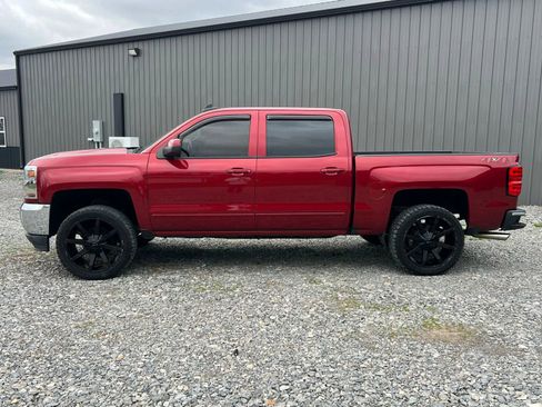 Used 2018 Chevrolet Silverado 1500 LT w/ Texas Edition image 2