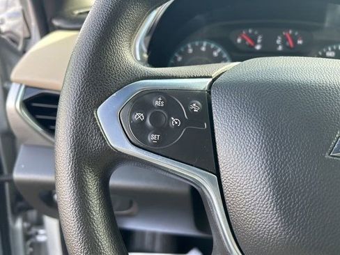 Used 2022 Chevrolet Traverse LS image 15