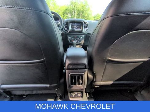 Used 2019 Jeep Compass Latitude AWD/4WD image 22