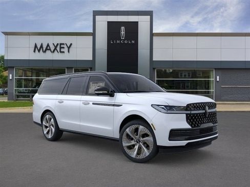 New 2026 Lincoln Navigator L Black Label w/ Black Label Special Edition AWD/4WD image 99