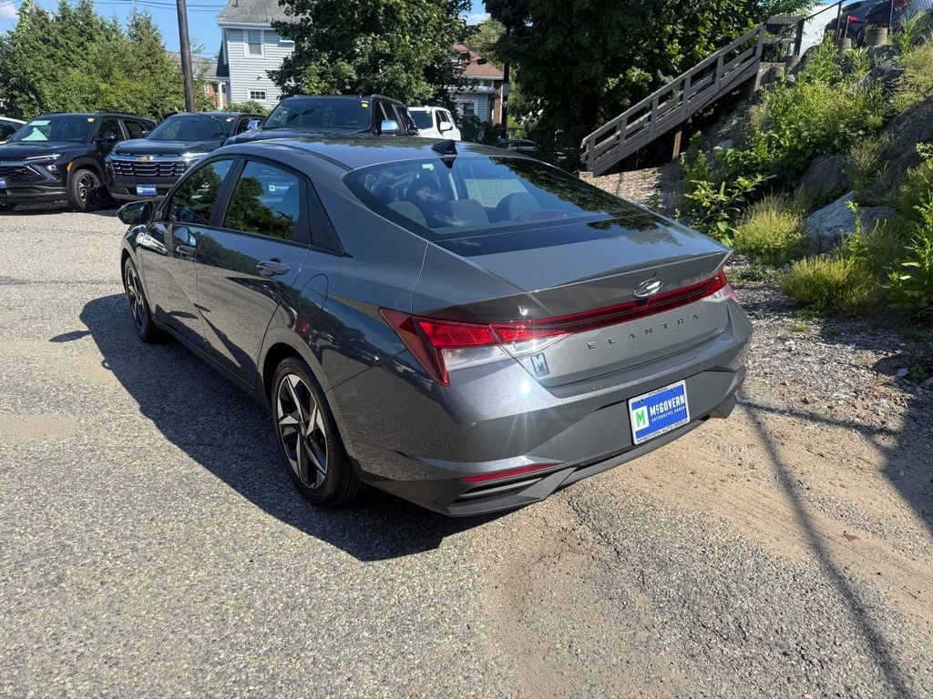 Certified 2023 Hyundai Elantra SEL w/ Convenience Package FWD image 4