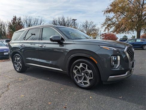 Used 2022 Hyundai Palisade Calligraphy w/ Winter Package image 2