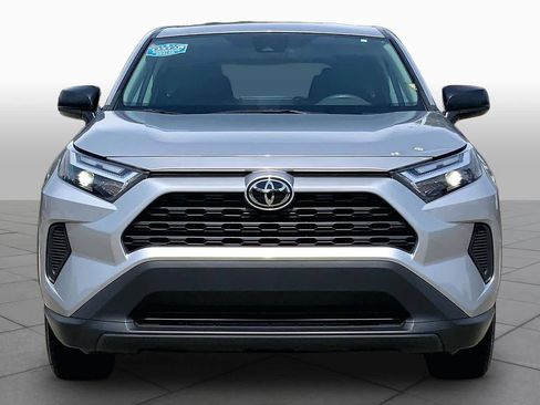 Used 2024 Toyota RAV4 LE FWD image 4