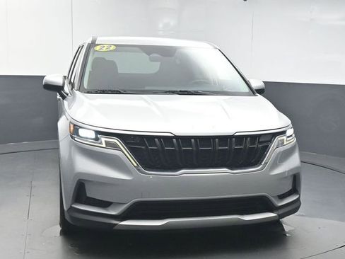 Used 2022 Kia Carnival LX FWD image 3