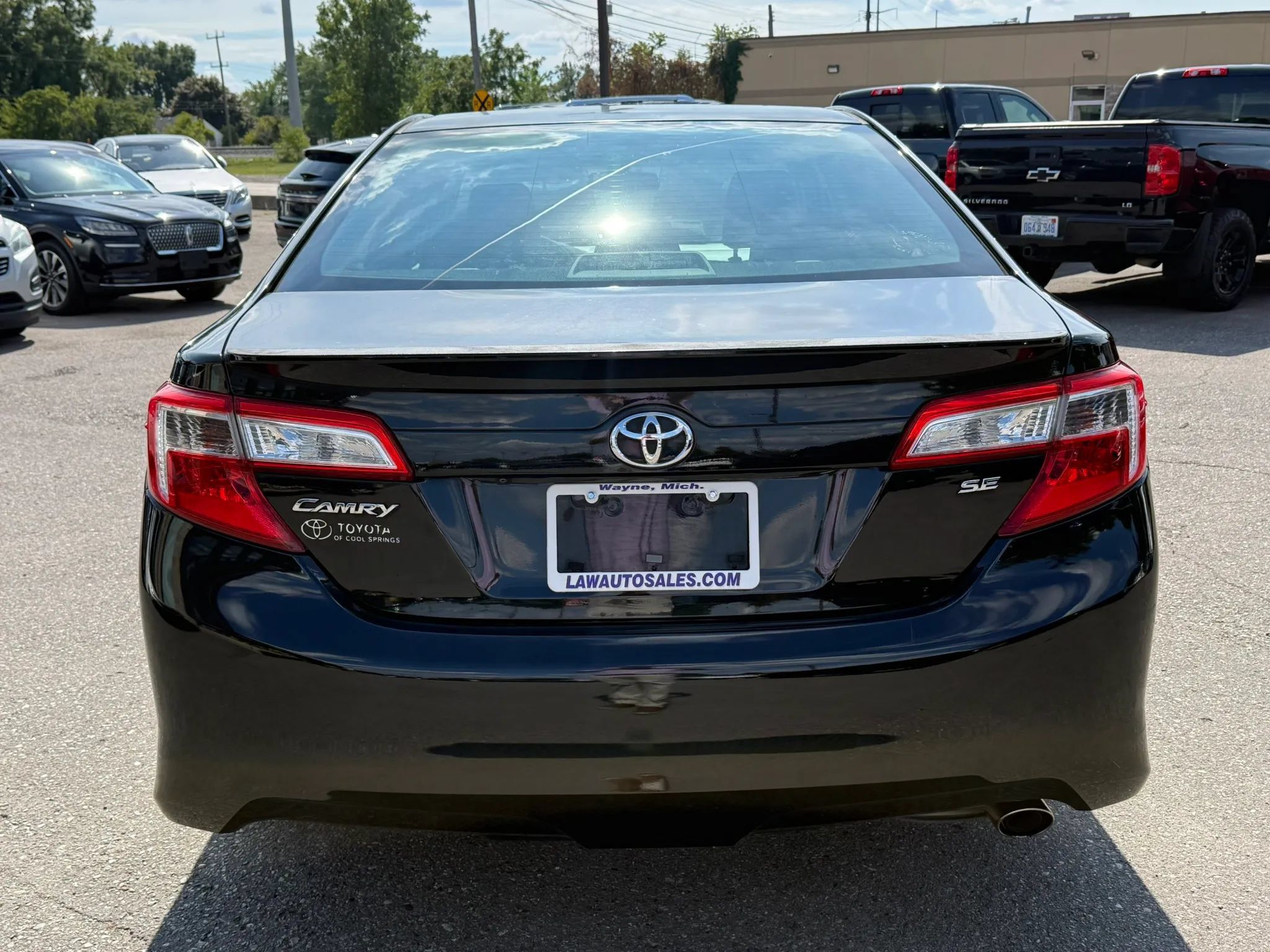 Used 2014 Toyota Camry SE FWD image 6