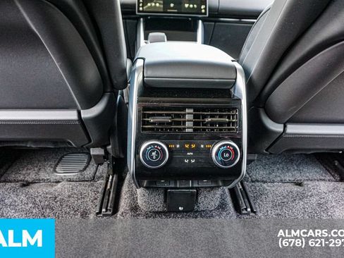 Used 2025 Land Rover Range Rover SE AWD/4WD image 31