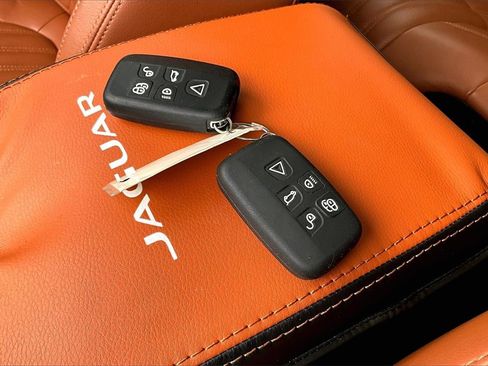 Used 2019 Jaguar F-PACE Portfolio image 10