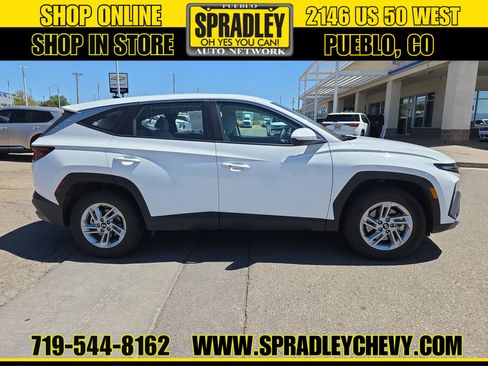 Used 2025 Hyundai Tucson SE AWD/4WD image 3