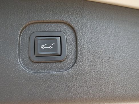 Used 2014 Chevrolet Equinox LTZ FWD image 9