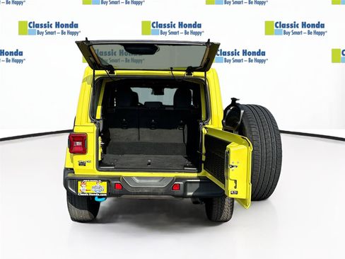 Used 2024 Jeep Wrangler Unlimited Sahara AWD/4WD image 30