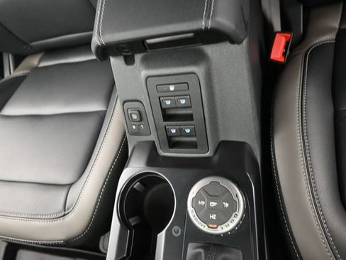 Used 2025 Ford Bronco Outer Banks AWD/4WD image 11