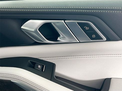 New 2026 BMW X5 xDrive50e w/ Premium Package image 31