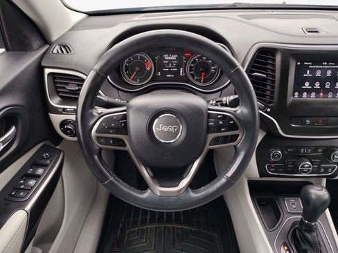 Used 2020 Jeep Cherokee Latitude Plus w/ Comfort/Convenience Group image 22